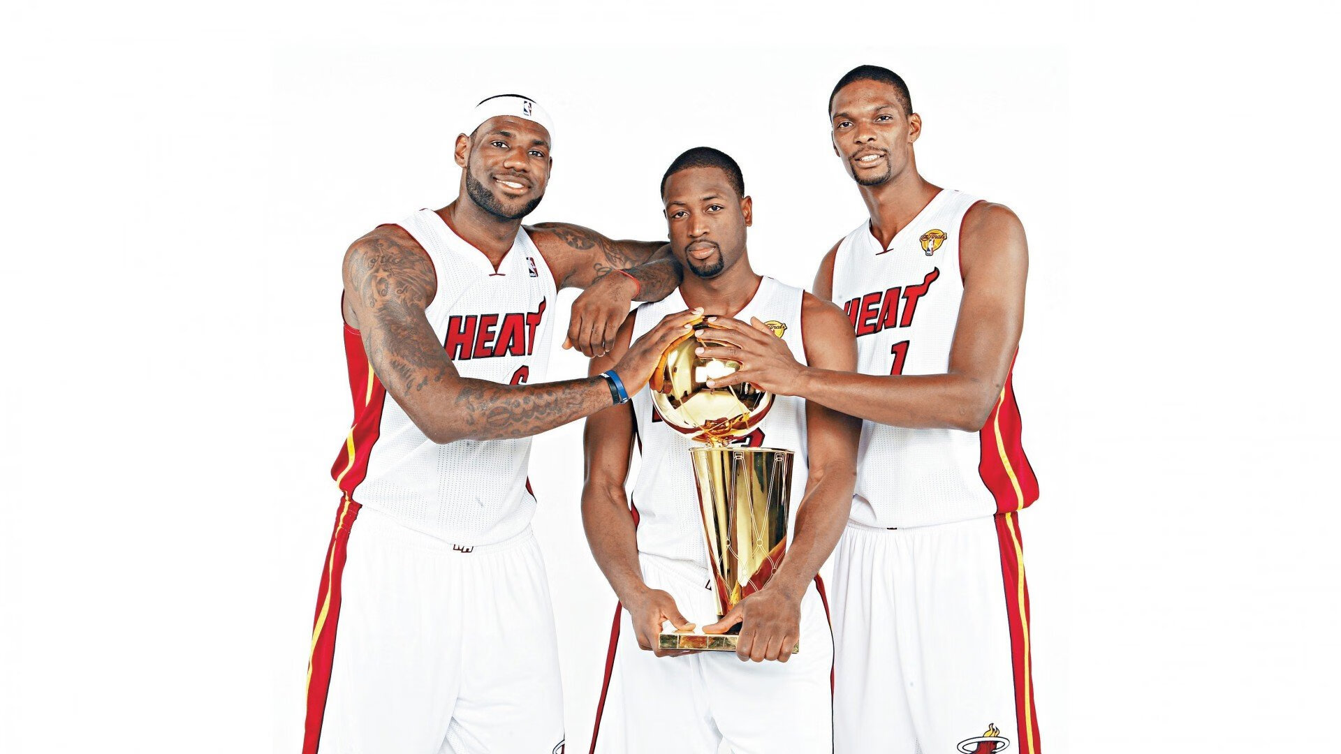 “德甲冠军集团逐步明朗，领头羊状态火热”，德甲冠名